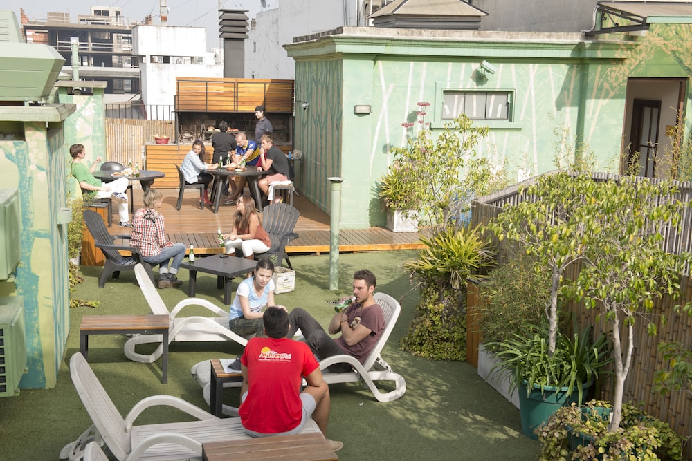 MILHOUSE HOSTEL AVENUE 61/65