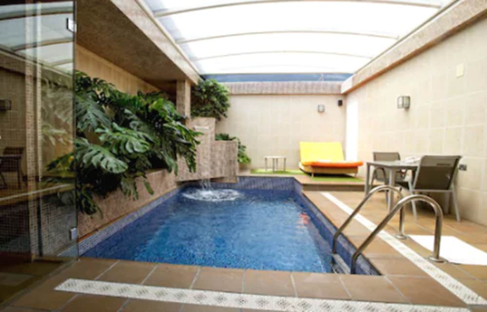 Zouk Hotel 32/50