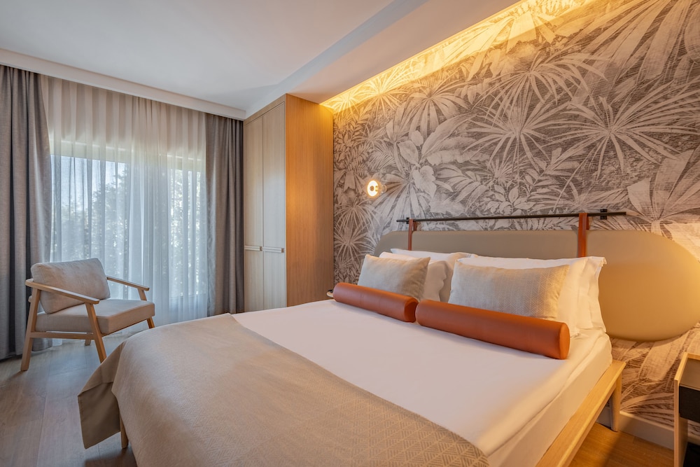 Oli Hotel 12/47