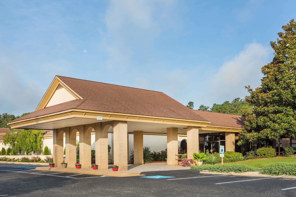 Clarion Inn Southern Pines - Pinehurst 1/31