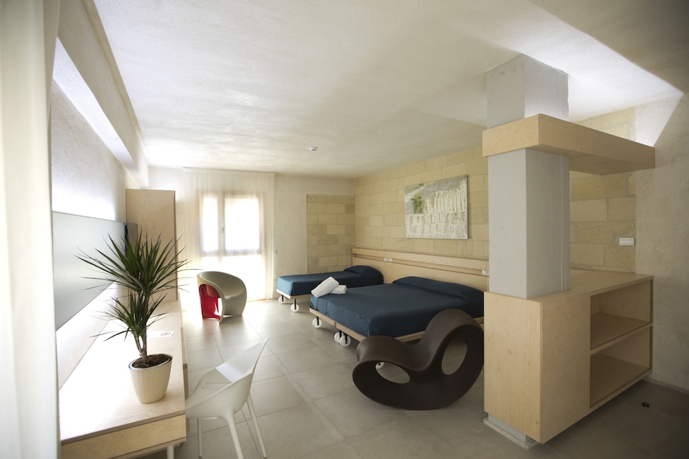CAVE BIANCHE HOTEL 36/45