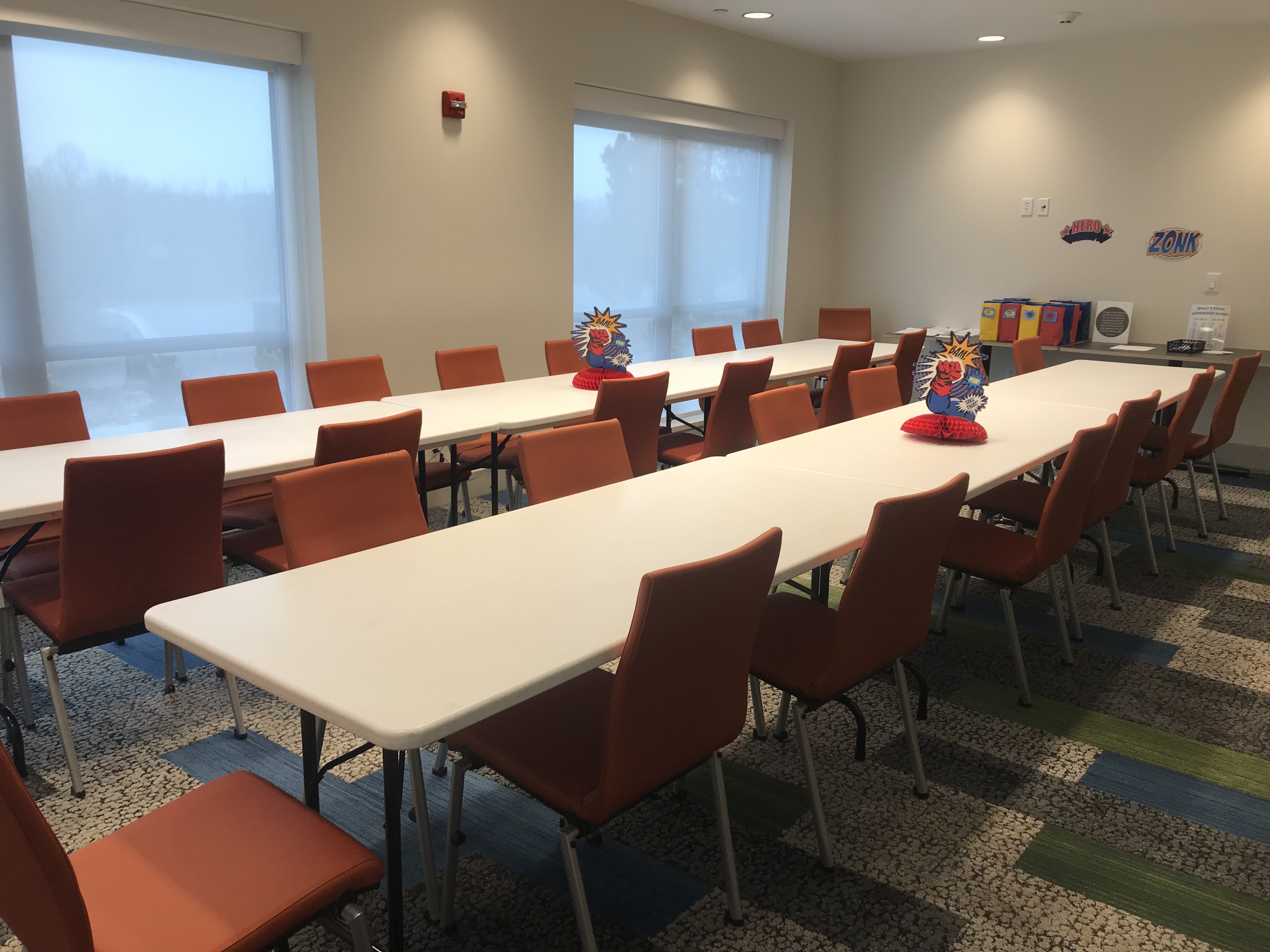 HOLIDAY INN EXPRESS & SUITES ELIZABETHTOWN NORTH 41/47