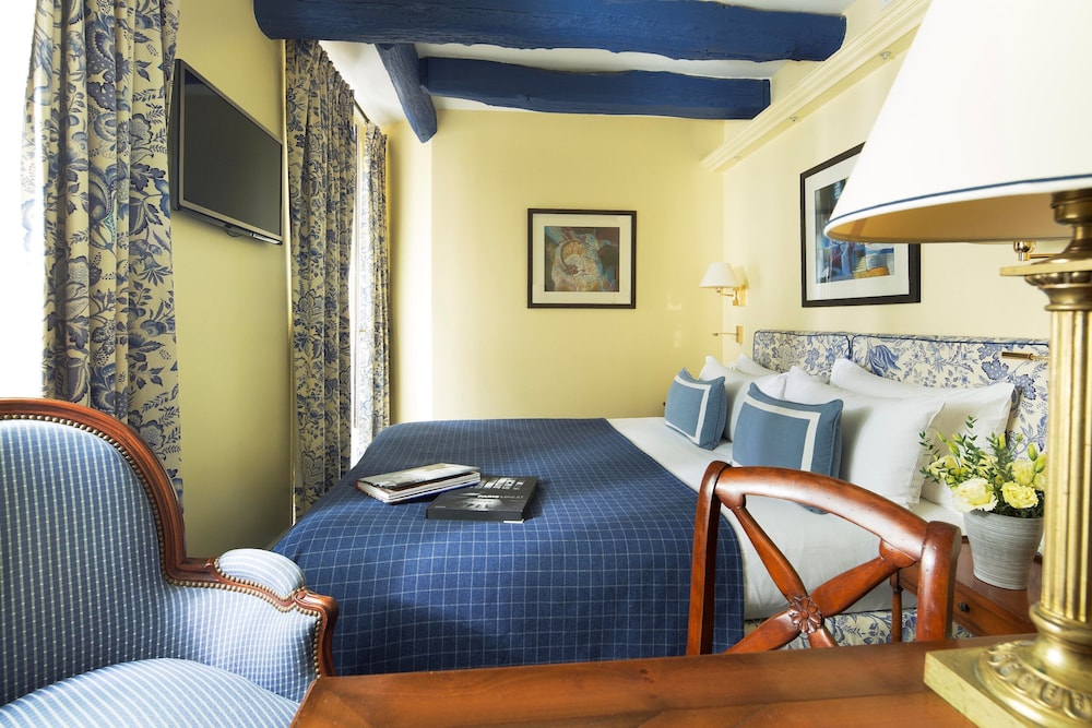 Le Relais Montmartre 44/53