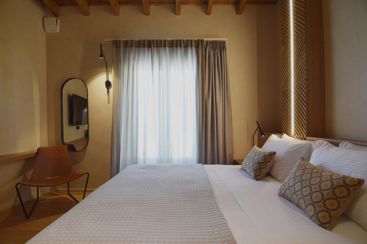 Consolato Boutique Suites 60/94