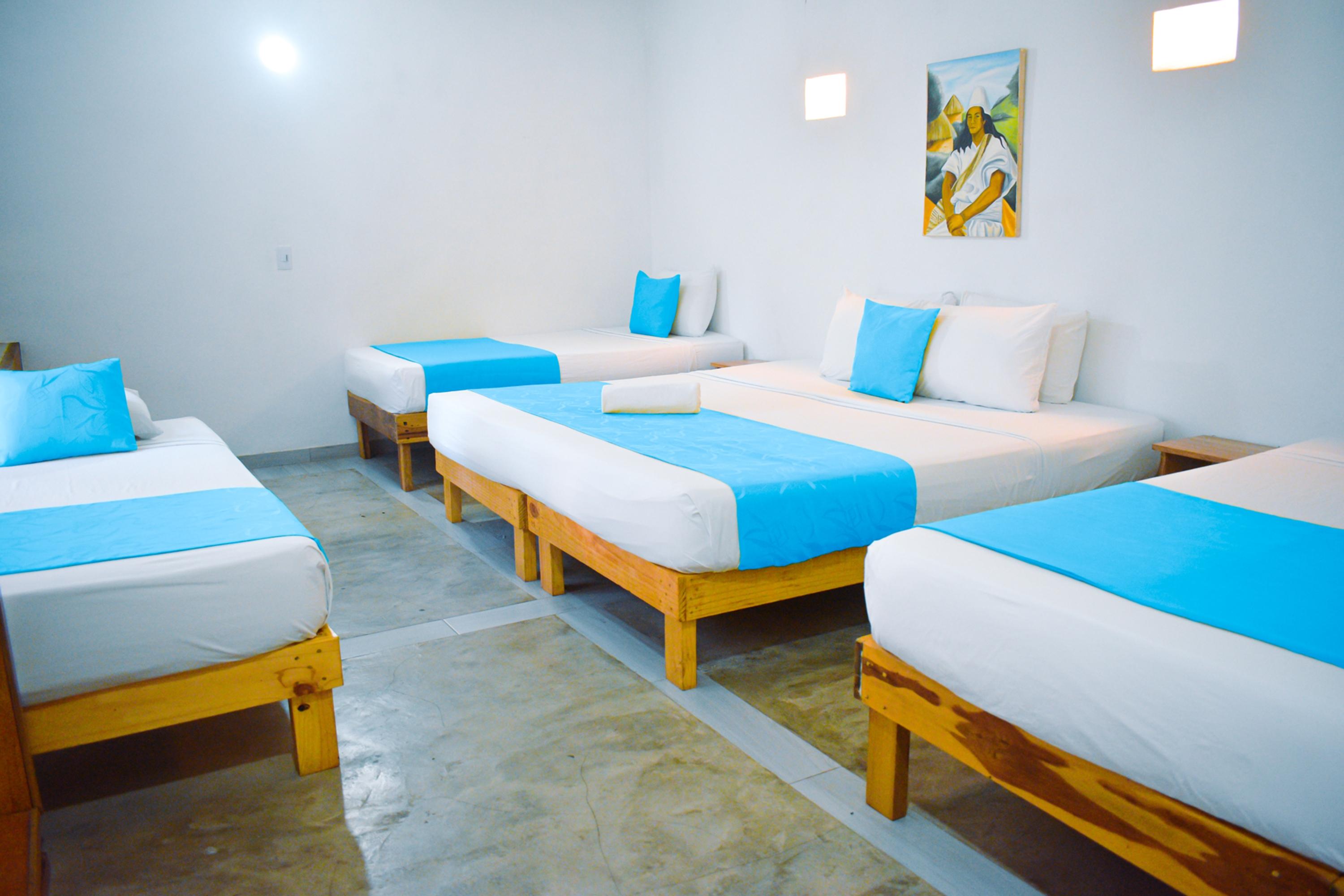 Room, Quadruple