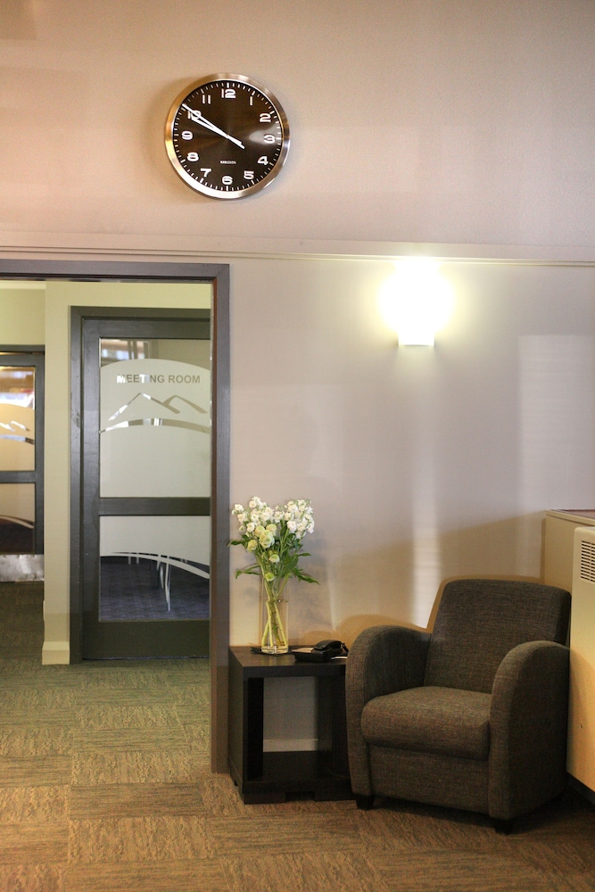 Wanaka Hotel 31/37