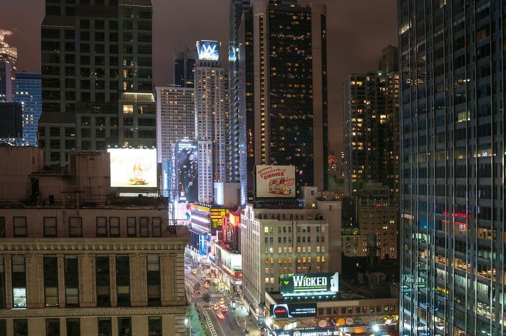 Crowne Plaza Manhattan Times Square by IHG 46/90