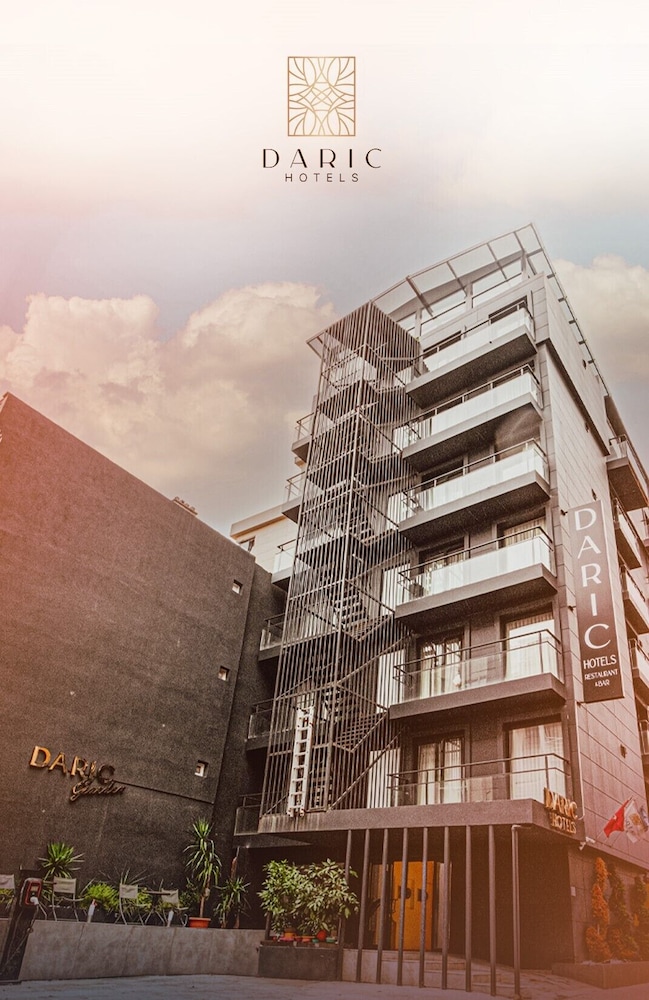 Daric Hotels 2/20