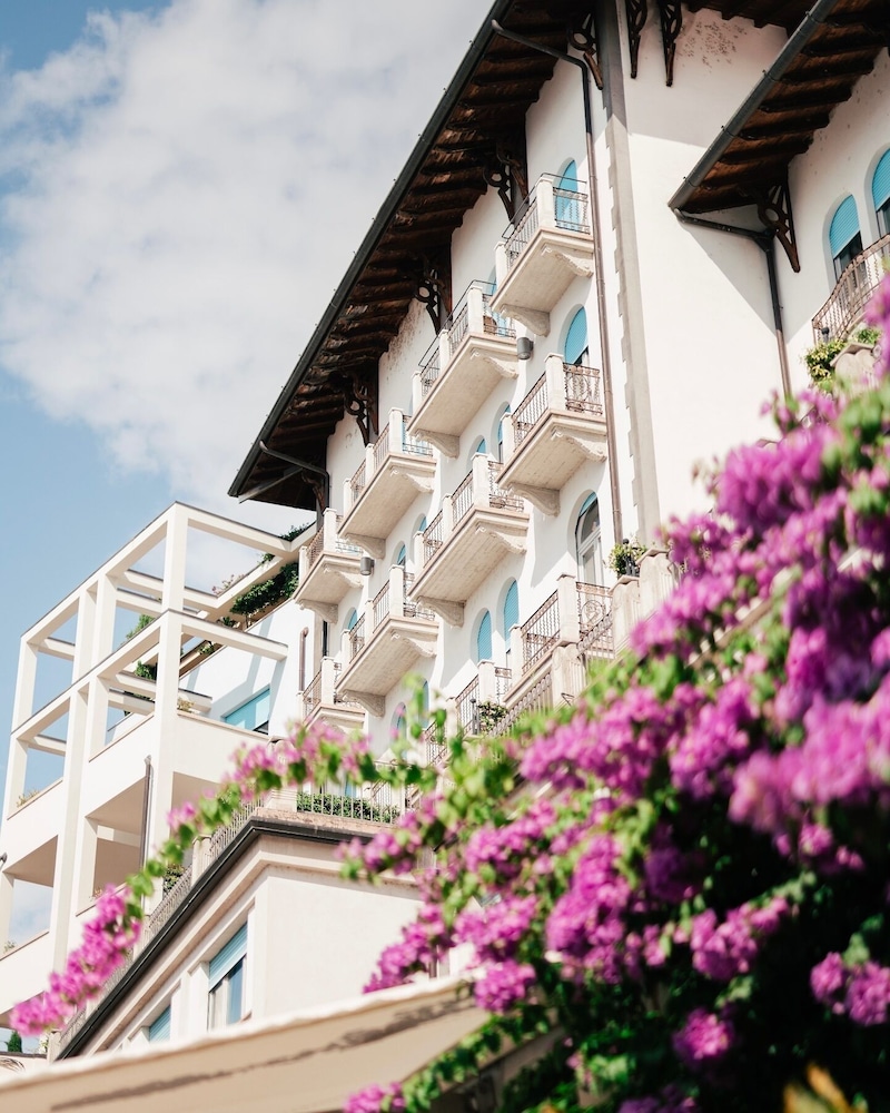 Hotel Savoy Palace in GARDONE RIVIERA
