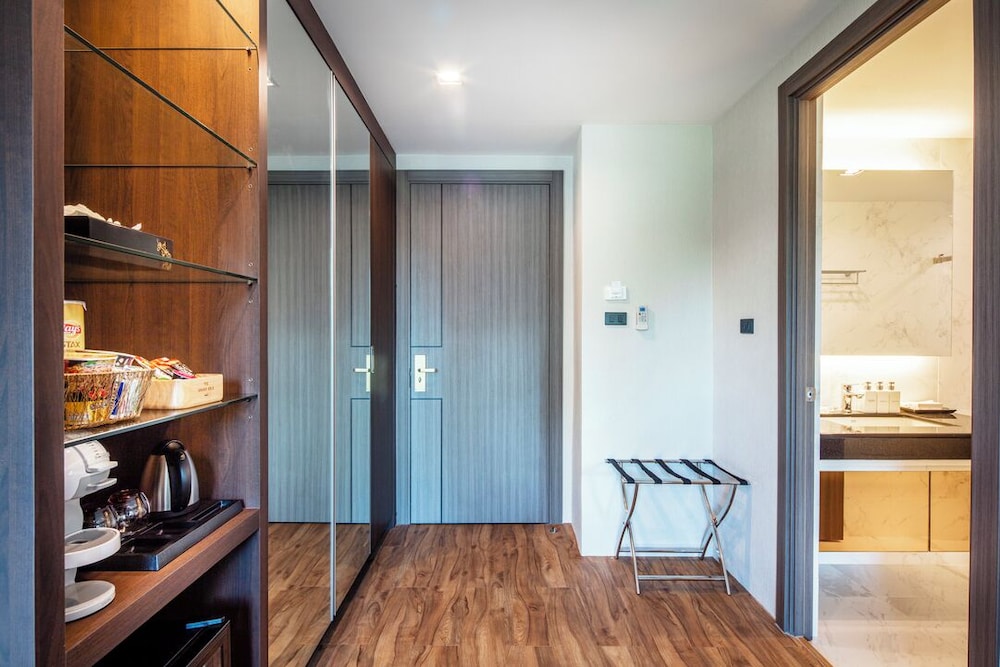 Grand Sala Thai 50/50