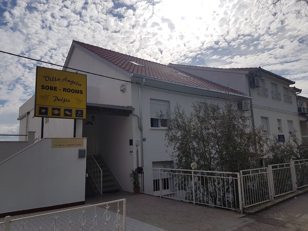 Villa Angela 6/80