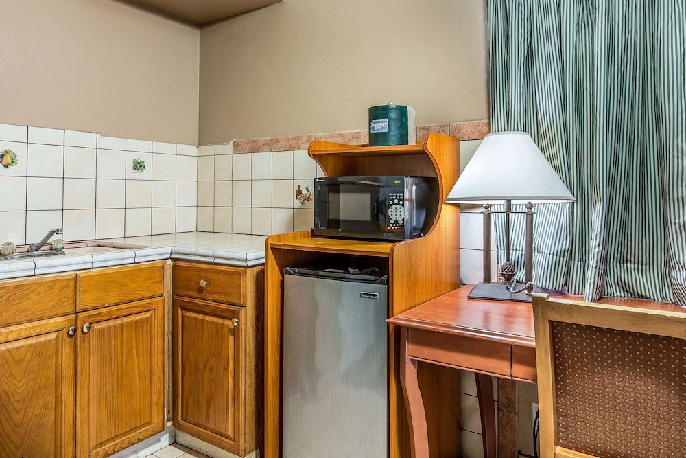 Rodeway Inn Ventura Midtown 42/48