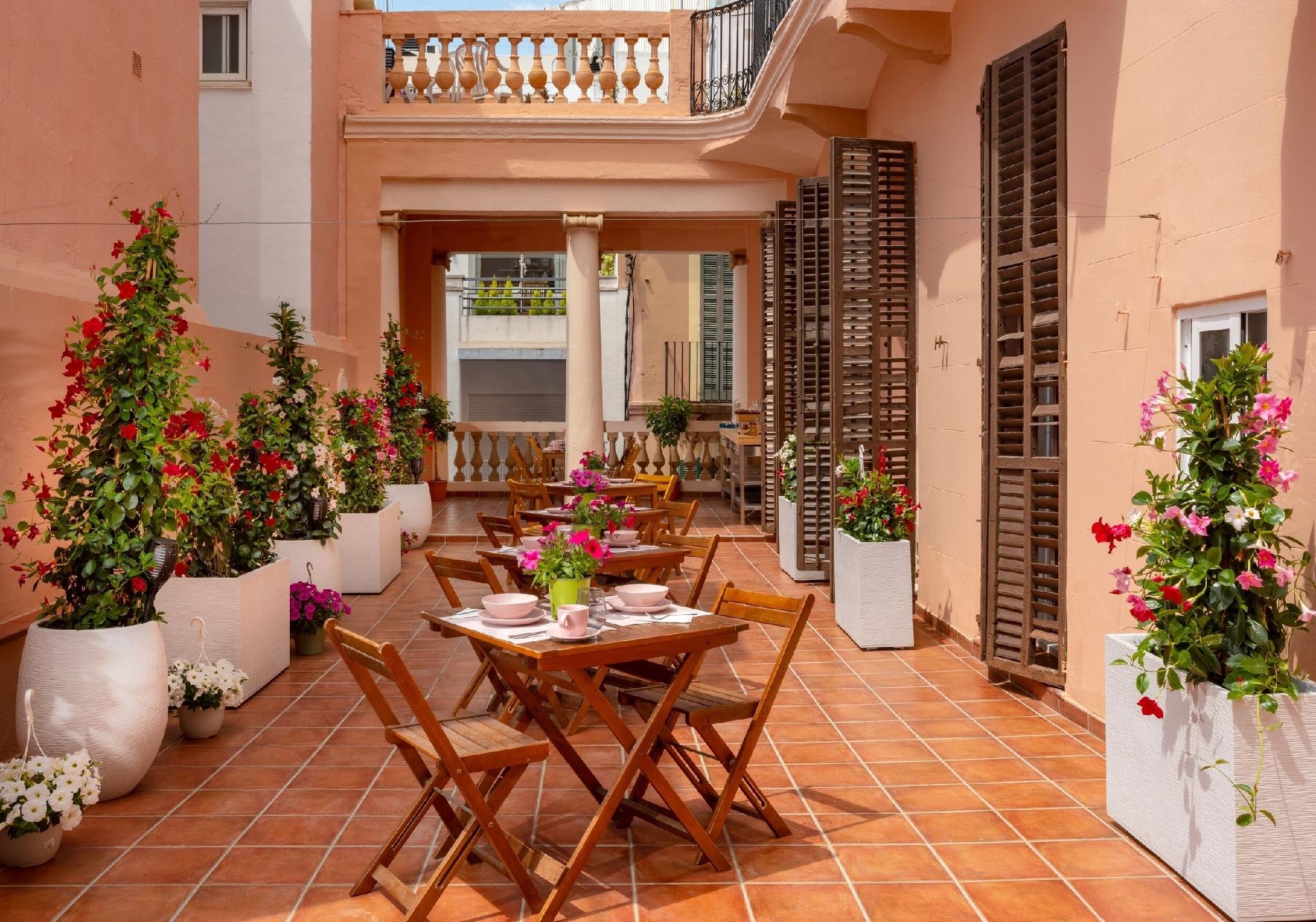 Antonios Hostal 16/25