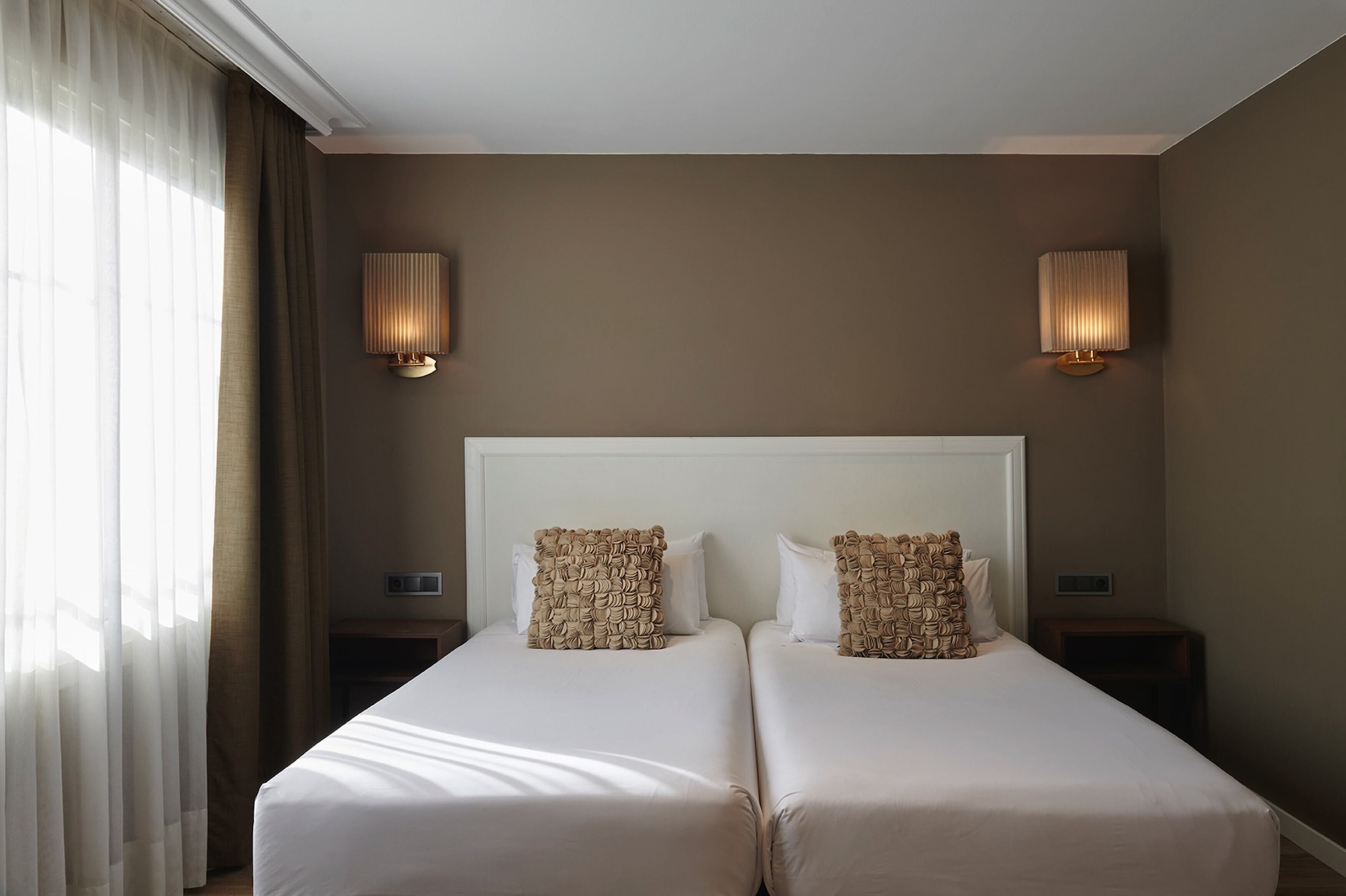 SUPERIOR, DOUBLE BED