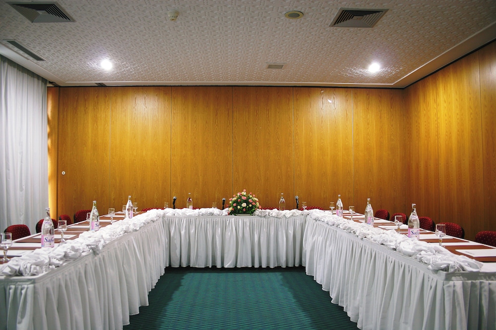 El Mouradi Palace 25/54