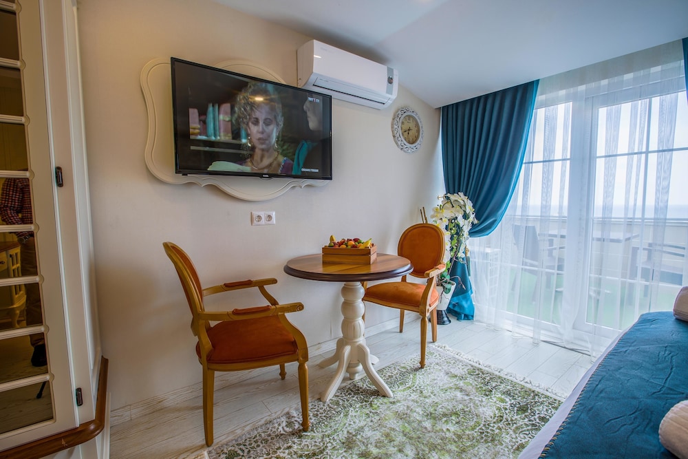 Andalouse Airport Suite Hotel 37/50