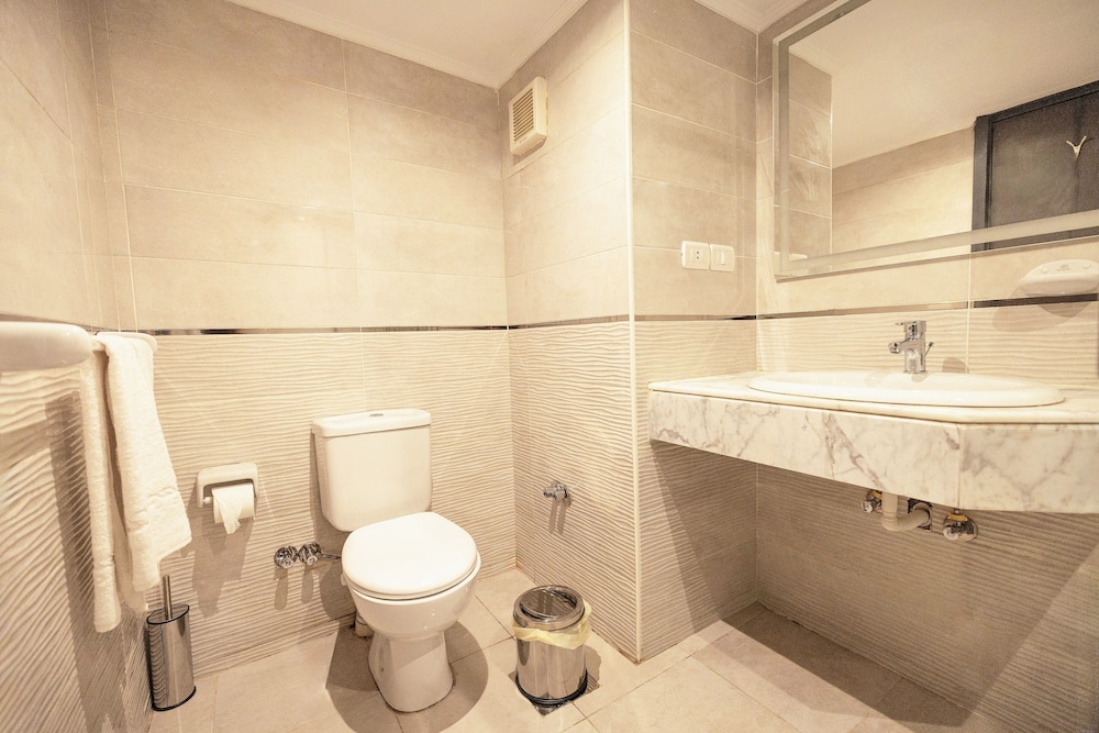 Mar Charbel Hotel 53/55