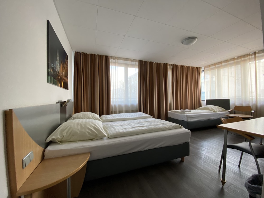 Hotel Opera 11/42