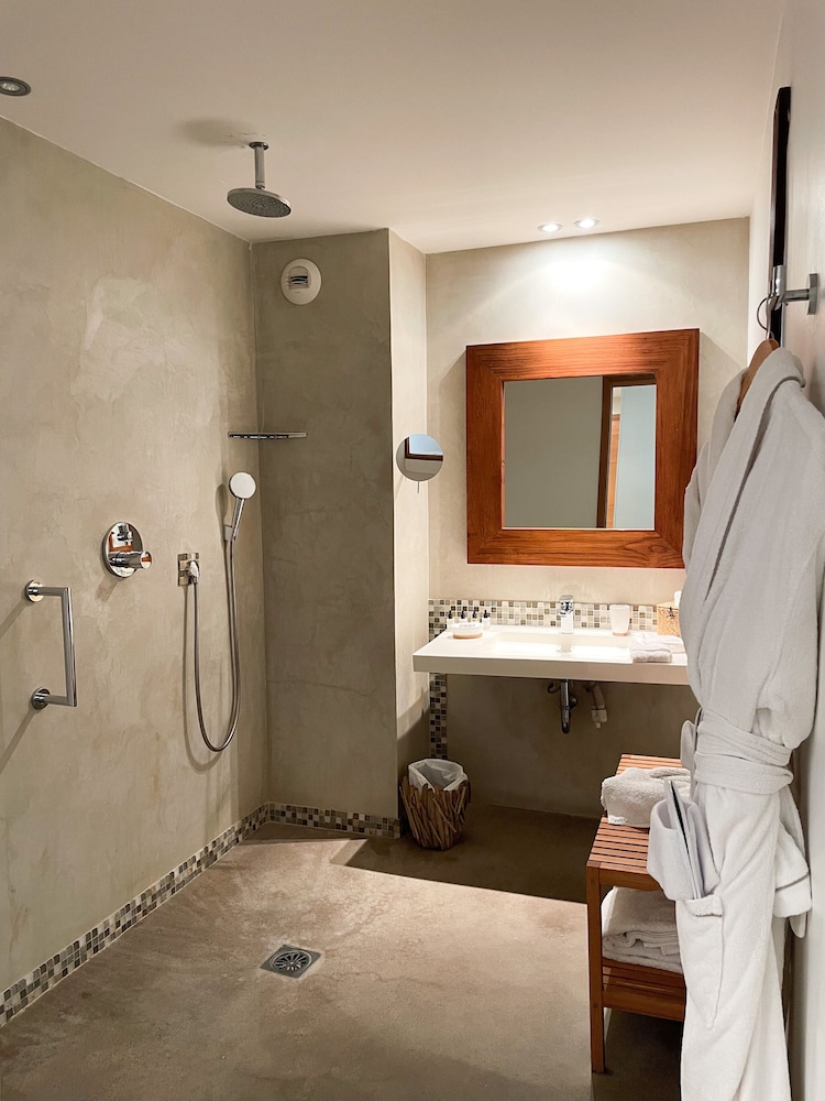 Cannes Villa St Barth 50/50
