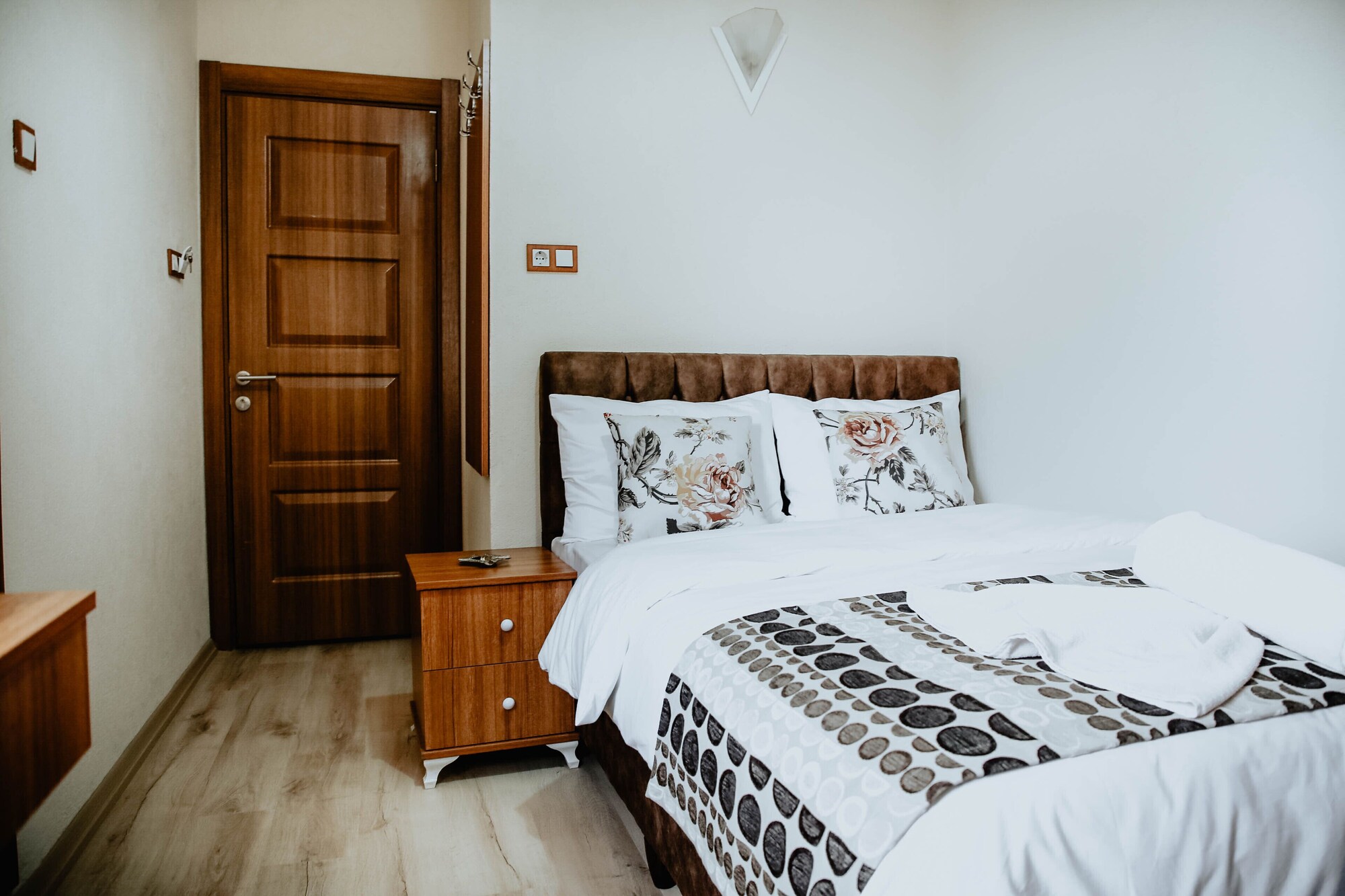 ECONOMY, DOUBLE BED