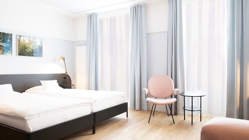 Plus, King Bed