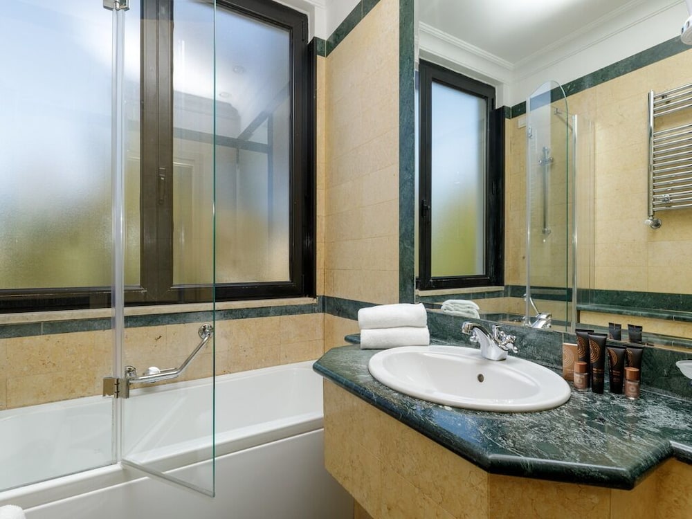 Donna Laura Palace Hotel 68/69
