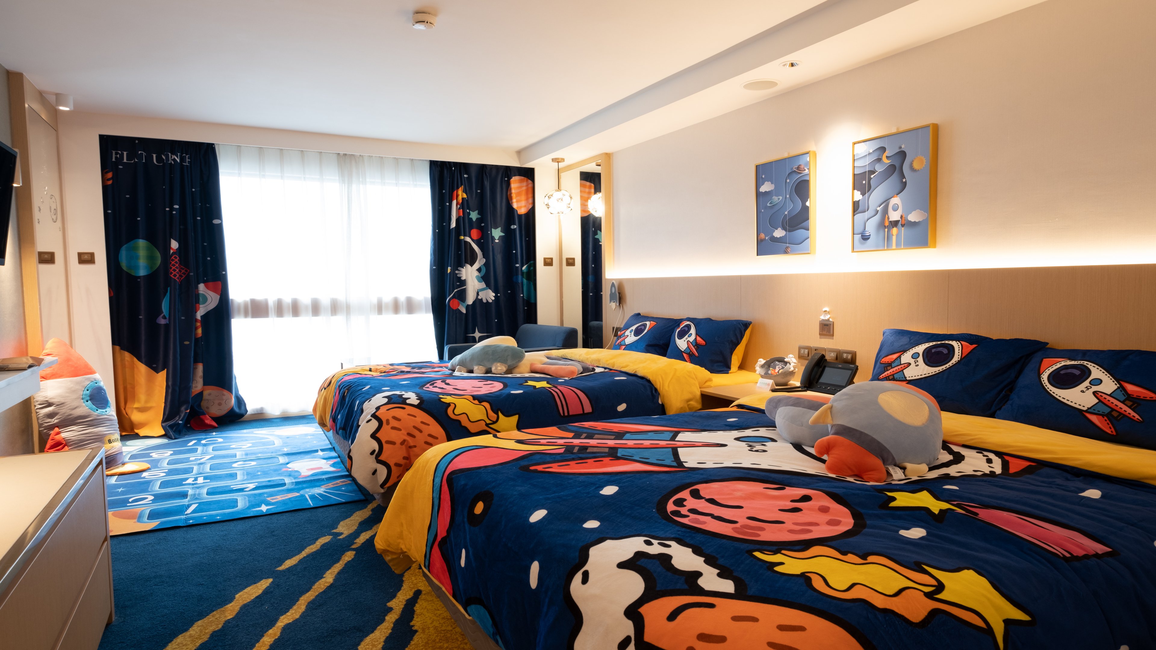 Holiday Inn Golden Mile Hong Kong 37/79