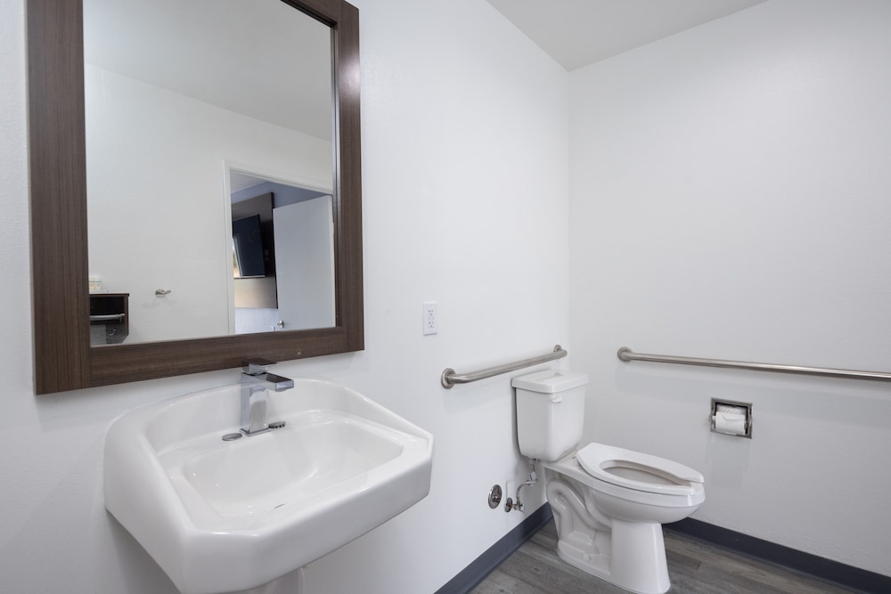 Days Inn by Wyndham Arroyo Grande/Pismo Beach 61/62