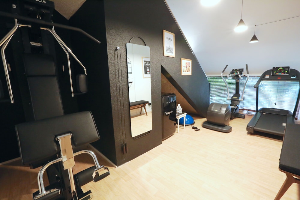 Hostellerie Cedre and Spa Beaune 32/55