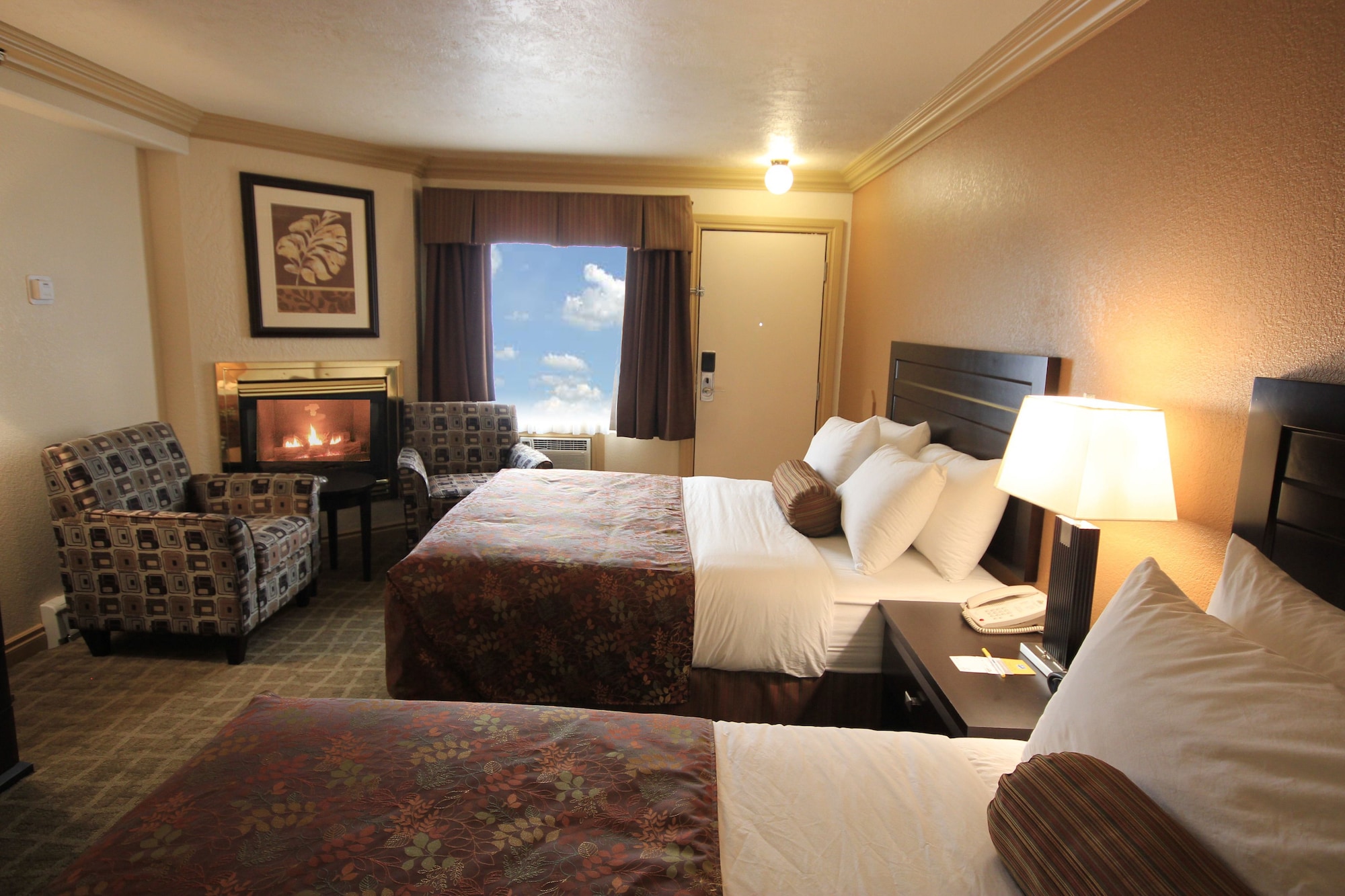 غرفة قياسية بسريرين كوين، Days Inn By Wyndham High Level 2/8