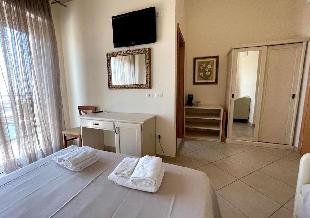 Franca Hotel 9/50