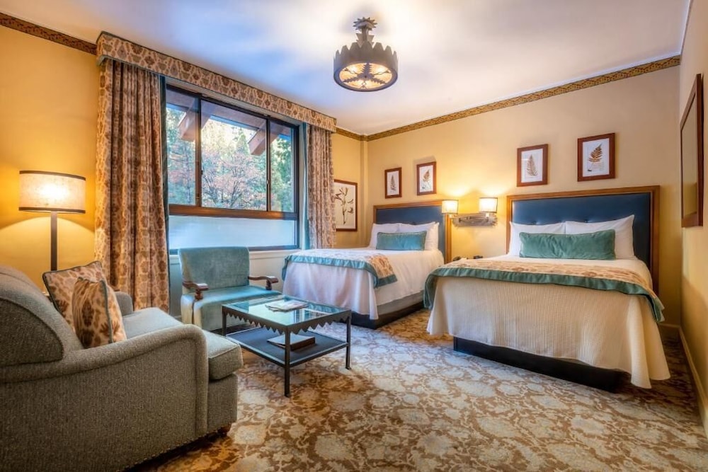 The Ahwahnee 16/50