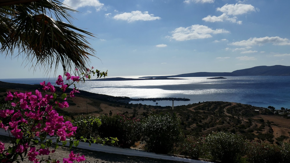 CASTRI VILLAGE HOTEL 33/50