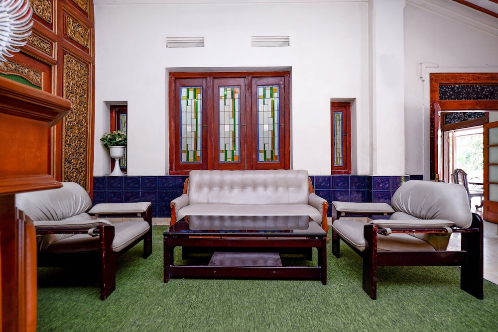 Super OYO Capital O 1644 Hotel Griya Kencana 42/59