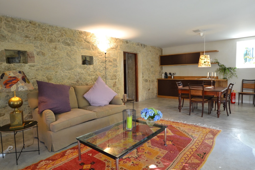 QUINTA DO AMEAL - WINE & TOURISM 35/56
