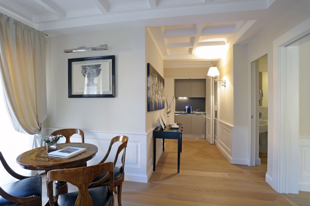 Trevi Palace Luxury Inn 35/54