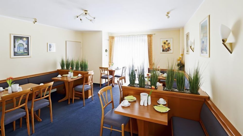 Hotel Blutenburg 30/50