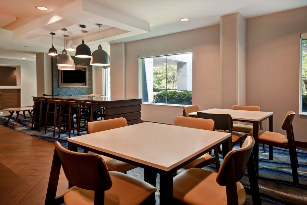 Fairfield Inn Suites by Marriott Atlanta Kennesaw 30/50