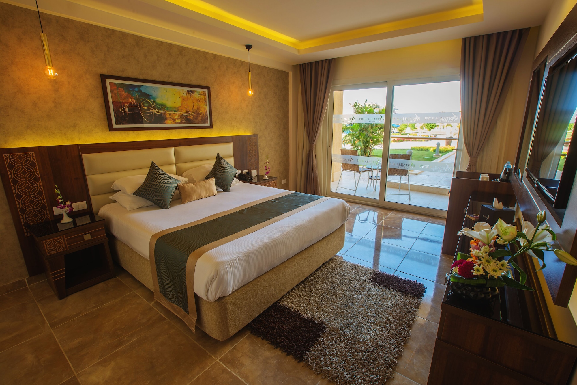 غرفة ديلوكس بسرير كينج بإطلالة على المسبح، Pickalbatros Royal Moderna Resort Sharm El Sheikh 7/9