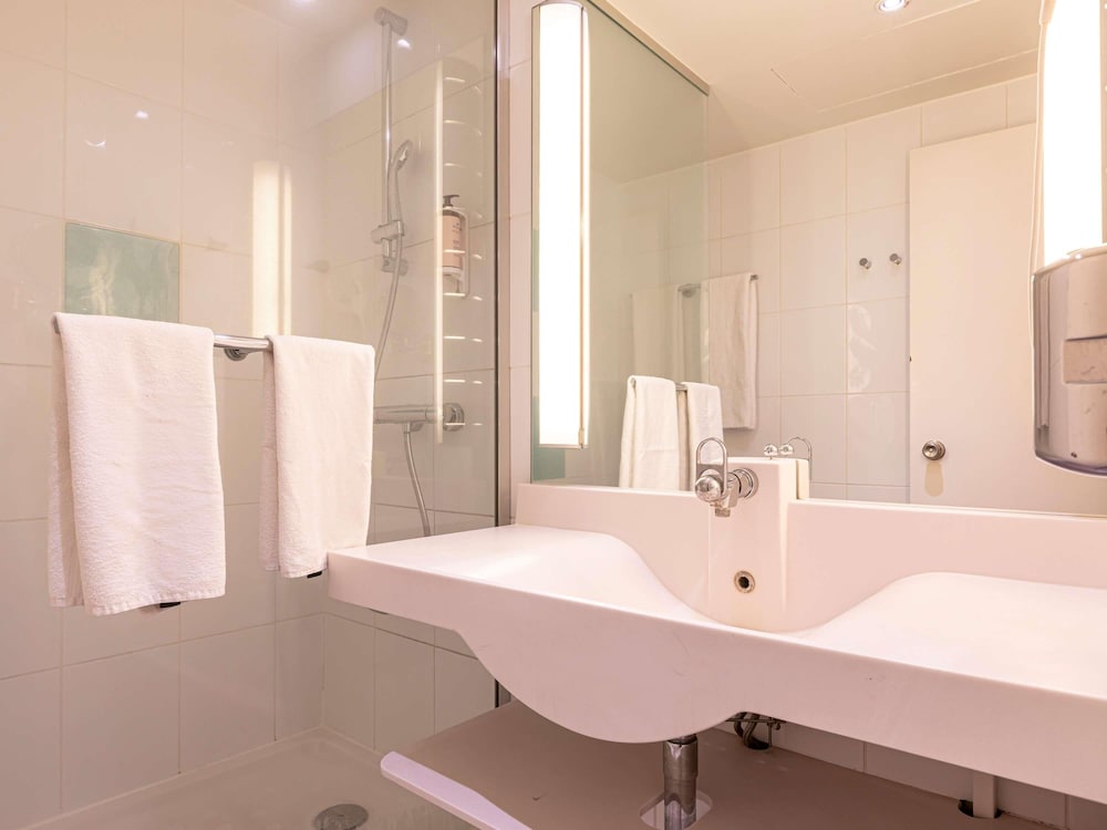 Hotel Mercure Paris Le Bourget 74/74