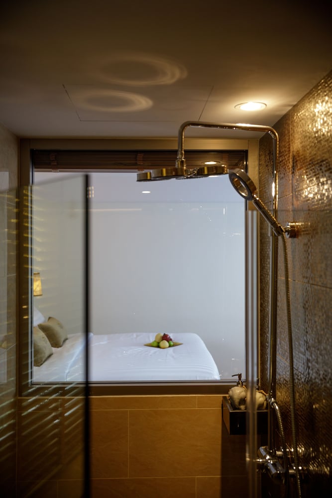 9 Suite Luxury Boutique Hotel 23/55
