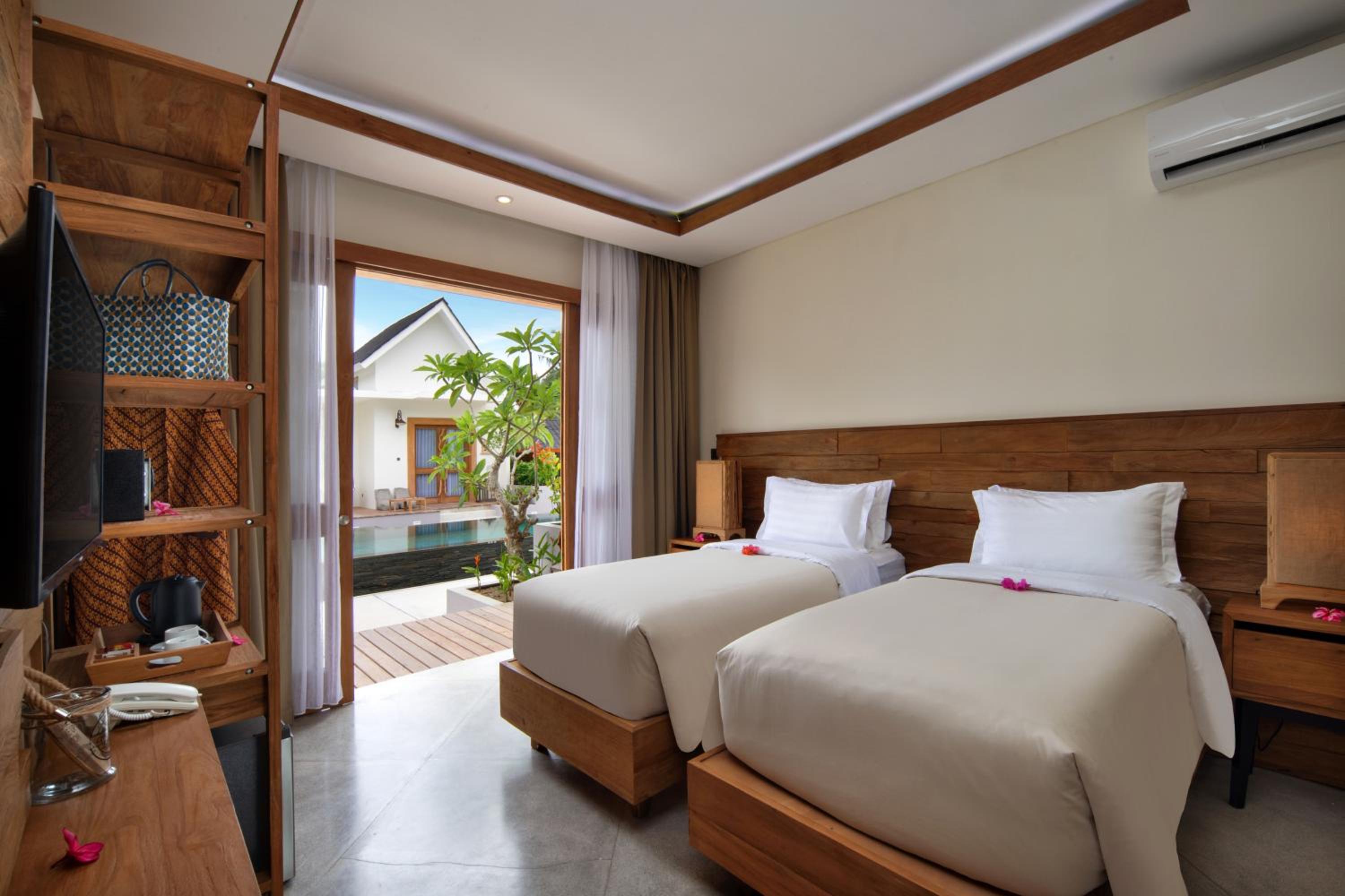 Deluxe, Twin Beds