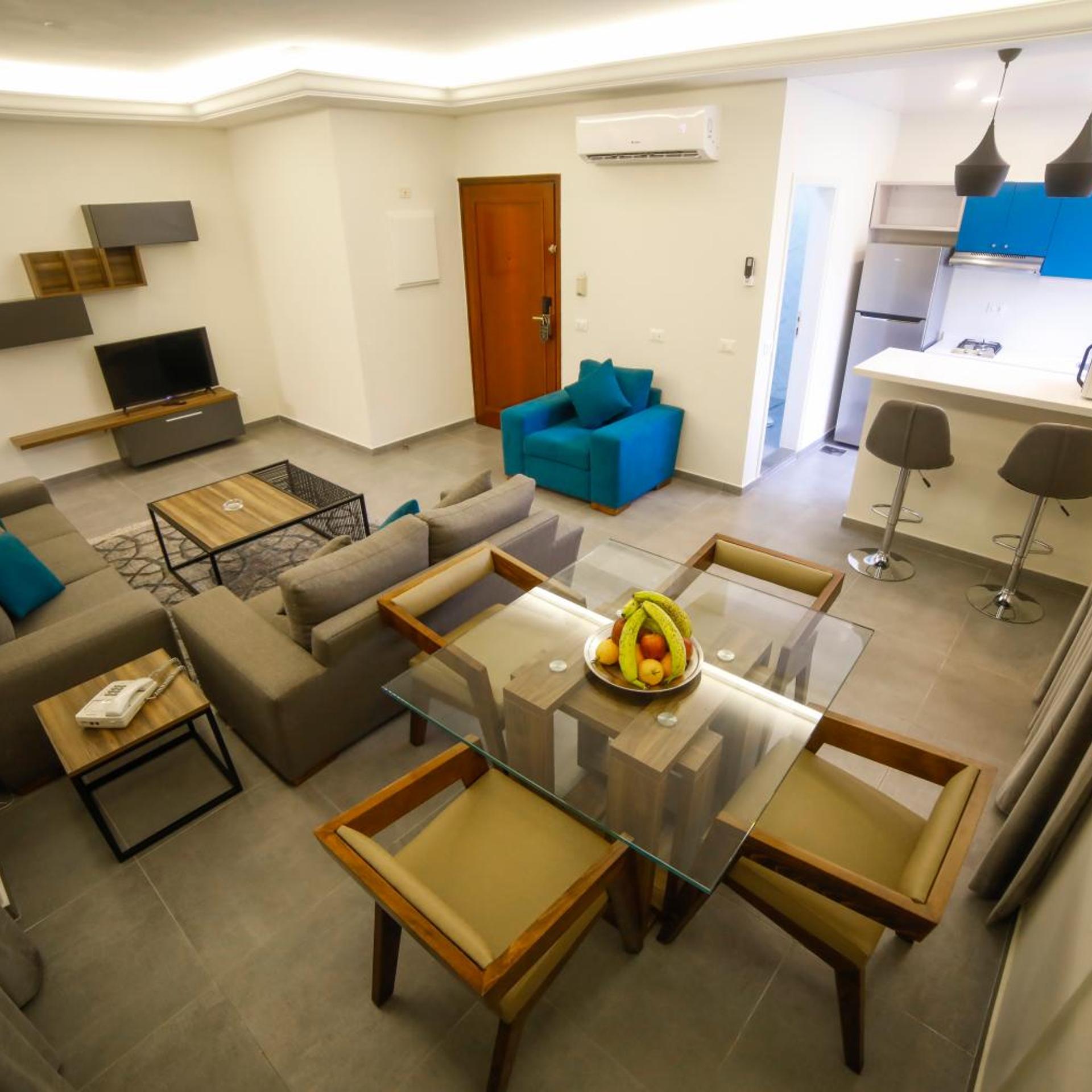 White House Suites 48/58