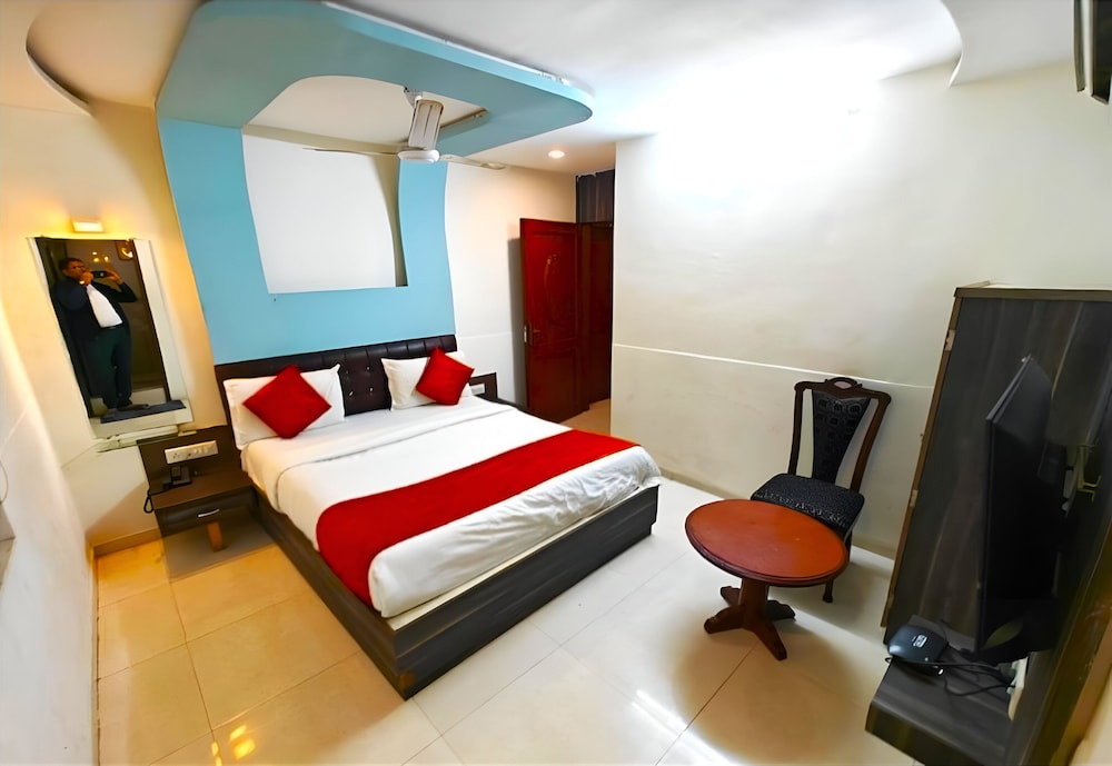 HOTEL SADHBHAV 35/49