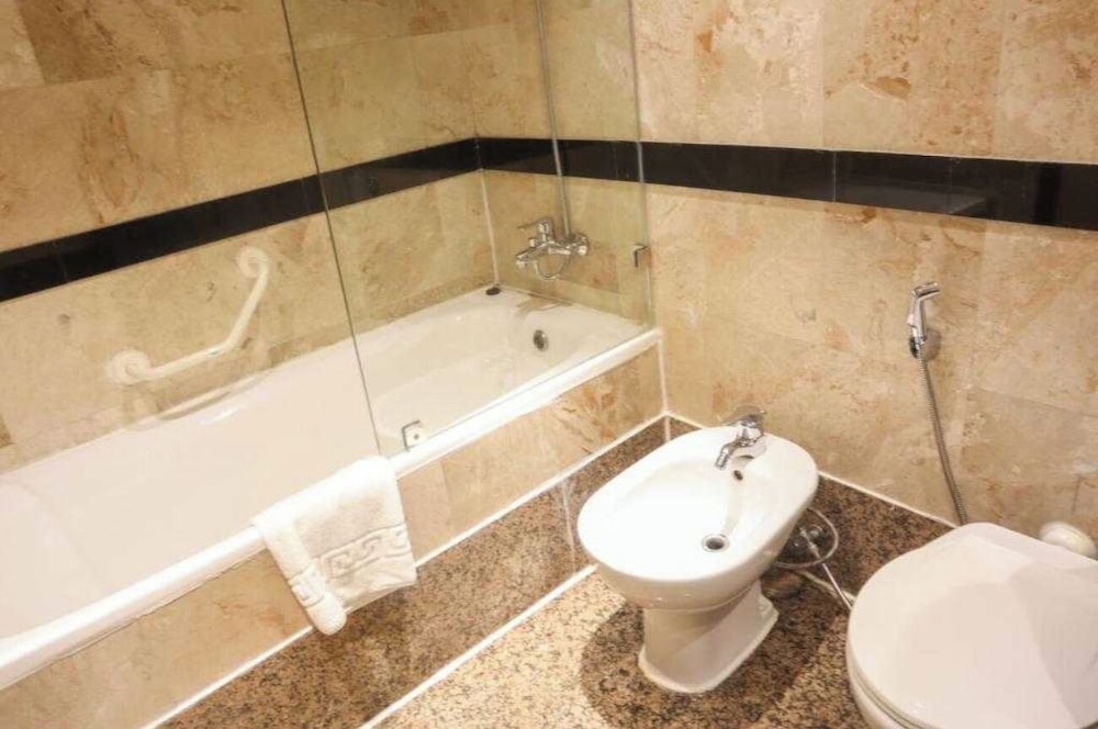 غرفة ديلوكس بسرير كينج، Palette Luxury Marina View Formerly Happy Days Hotel 4/4