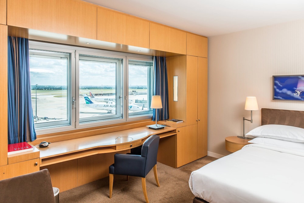 Sheraton Paris Charles de Gaulle Airport Hotel 13/33