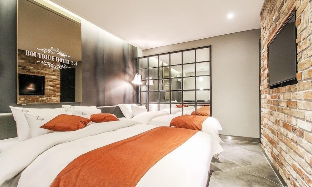 Hotel 2.4 10/50
