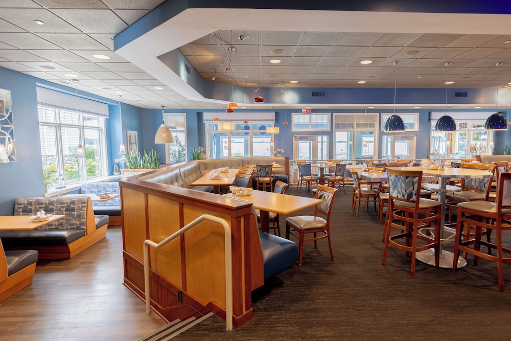 Bay Pointe Inn 39/50