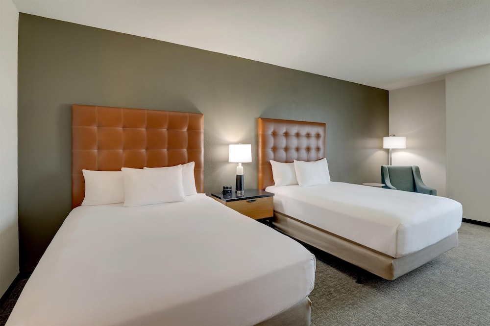 Drury Inn and Suites North Dayton 15/50