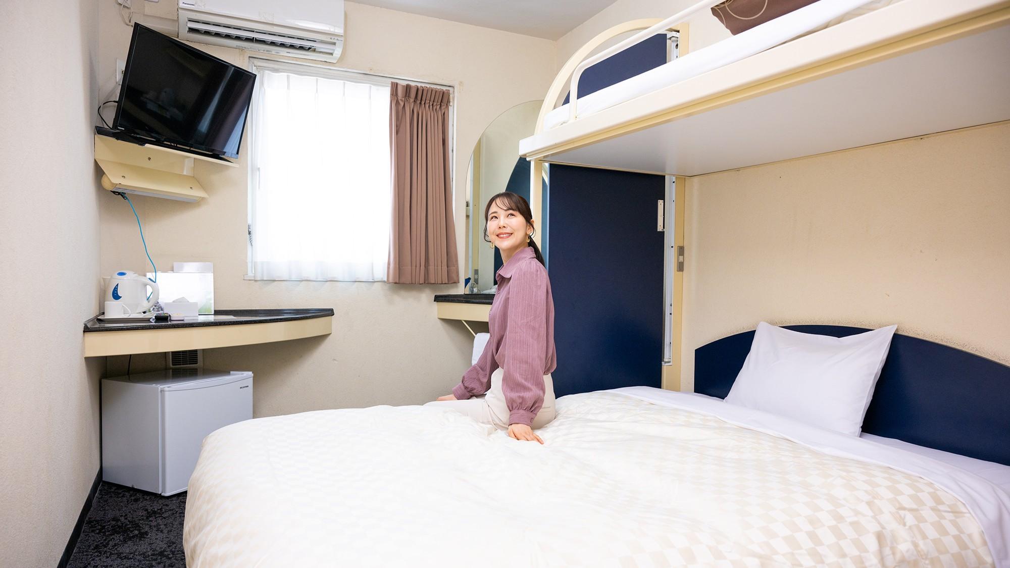 Room, Queen Bed, Loft Bed, Smoking